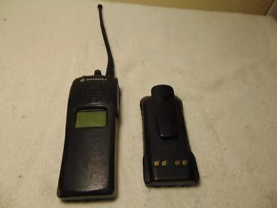 MOTOROLA XTS2500 TWO WAY RADIO 800MHz W/ BATTERY - WORKS • $22.99