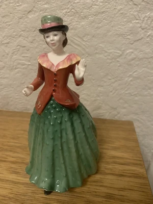 £25 • Buy Royal Doulton Holly Hn3647