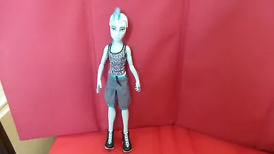 Monster High Shores Gillington “Gil” Webber Doll Dance Class 2011 • $20.99