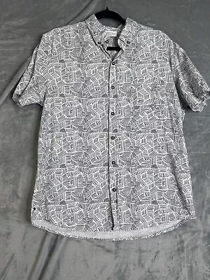 Mens Button Up Shirt Size M White Pattern Short Sleeve Pocket Vanishing Elephant • $17
