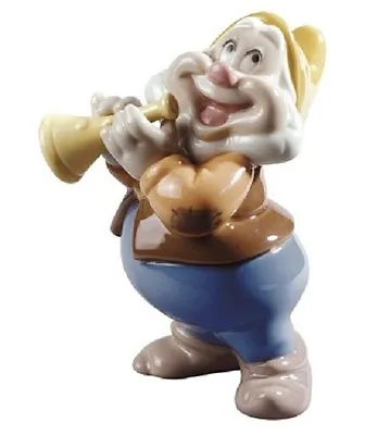 Nao By Lladro Disney Porcelain Figurine Happy 02001815 Was £130.00 Now £117.00 • £117