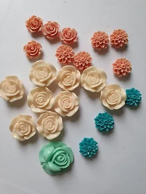 Resin Flowers  Roses Cabochons And Beads • £2.99