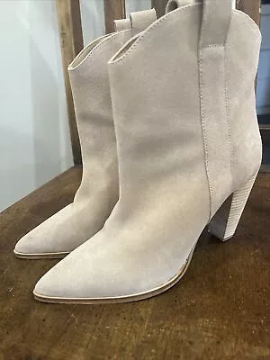 Country Road Boots 41 • $50