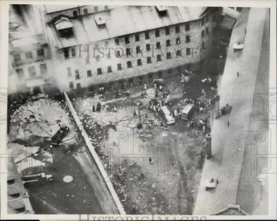 1952 Press Photo Prisoners Set Fires At Bordeaux Jail Montreal Canada • $19.99