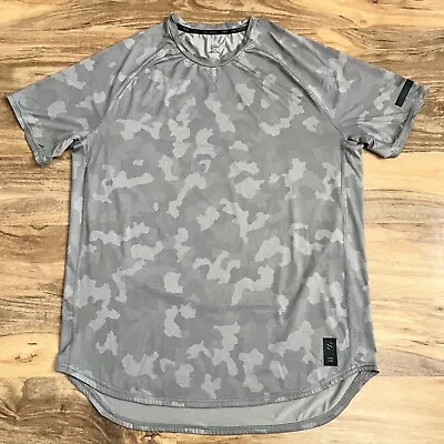 H&M Sport Training Short Sleeve T-Shirt Men's L Grey Camo Activewear Gym Shirt • $20