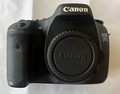 Canon EOS 7D 18.0MP DSLR Body Only DS126251 • $199