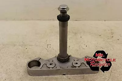 04-05 Suzuki Marauder 1600 Mean Streak 1600 Oem  Lower Triple Tree Stem H8 • $36