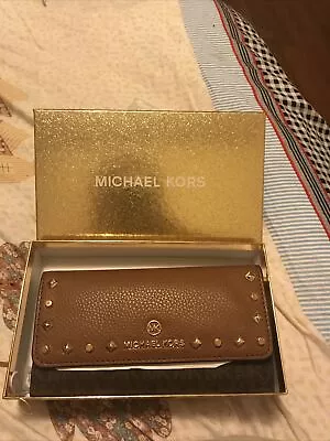 Michael Kors Trifold Wallet • $150