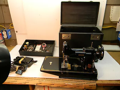 Vintage  Singer Featherweight Sewing Machine; Tested Tested Tested. • $379.97