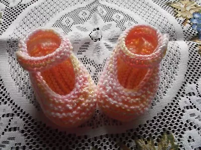 Hand Knitted  Baby Shoes / Booties 0-3 Months • £2.30