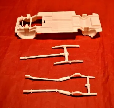 AMT 1971 Ford Mustang Mach1 Chassis 1/25 • $5.95
