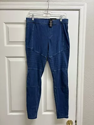 HUE NWT Leggings Size M Moto Washed Blue Denim Stretch Pockets • $14.99