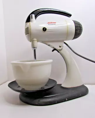 Vintage 1950's Sunbeam 10 Speed Mixmaster Model 9 Mixer Two Bowls And Beaters • $34.98