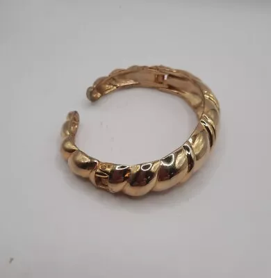 Vintage Gold Tone Wavy Textured Double Hinged Cuff Bracelet • $15