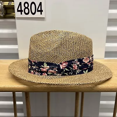 Straw Hat Men’s Floral • $7.40