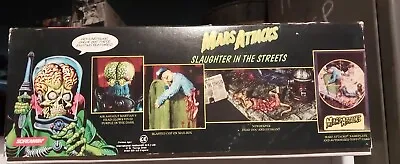 Screamin' Mars Attacks  Slaughter In The Streets  Model Kit Diorama Topps • $120