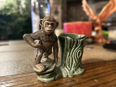 Wade Chimpanzee Posy Vase • £0.99