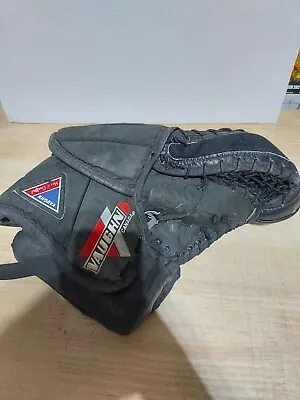 Vaughn T770 Youth Hockey Goalie Glove Trapper Catcher Left Used • $51.72