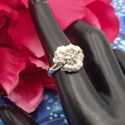 Vintage Crown Trifari Silver Tone Flower Size 7 Ring • $34.95