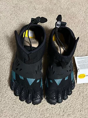 Vibram FiveFingers Spyridon MR Elite Running Trail Shoes 39 Black Blue Womens 8 • $55