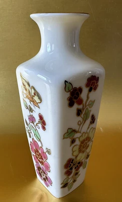 $24.99 • Buy Zsolnay Hungary Handpainted  Porcelain Hand Painted Floral 6   Vase, Marked