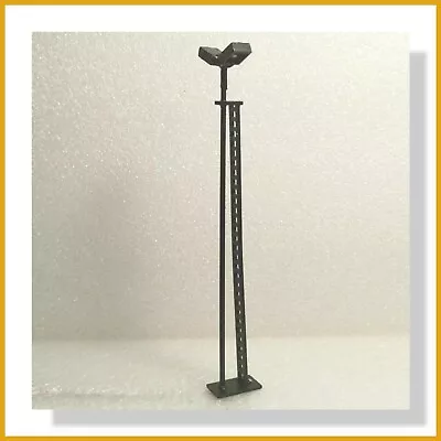 Twin Yard Light 120mm With Ladder - Fitted With 12v Resistor - OO Gauge (1pcs) • £6.99