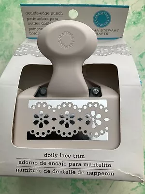 £17.99 • Buy New Boxed LARGE Martha Stewart Doily Lace Trim Daisy Chain Border Craft Punch