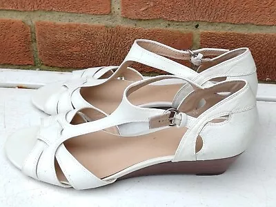 M&S Footglove Leather Upper Ladies White Sandals Wider Fit UK8/US10/EU41 VGC • £13.99