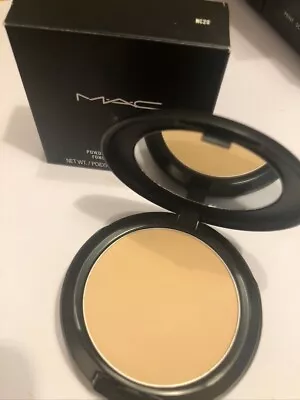 RRP £32 Brand New BOXED Mac Studio Fix Powder Plus Foundation FULL SIZE NC20 • £81.98