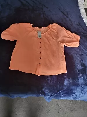 £6 • Buy Ladies Peach Coloured Top Size 14 New With Tags