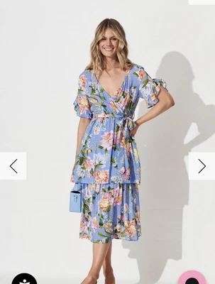 $30 • Buy Women’s Floral Midi Dress Size 10