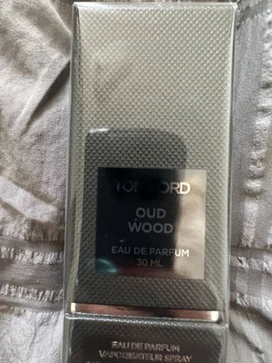 £88 • Buy Tom Ford Oud Wood For Men 30ml Eau De Parfum Spray