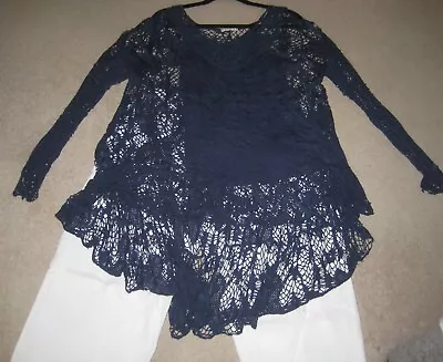 Made In Italy Navy Lace Top Free Size • £10