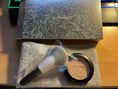 £38.76 • Buy NEW - MAC Frosted Firework Firelit Kit Champagne Highlighter Brush Bag