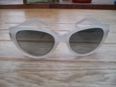 £27.50 • Buy Gianfranco Ferre Cats Eye Sunglasses 60's Style White Translucent Frame Unused 