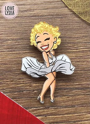 £9.99 • Buy NEW Marilyn Monroe Glam White Dress Collectable Retro Style Plastic Brooch Pin