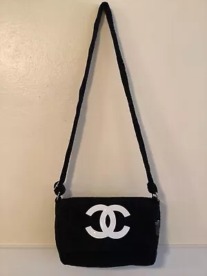 Chanel Precision Vintage Makeup Bag • $199