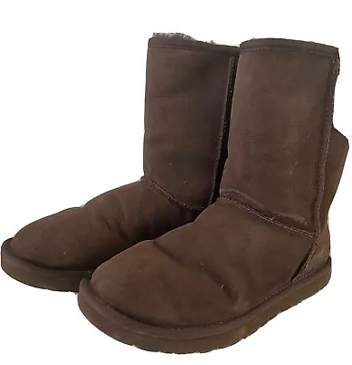 Womens Ugg Australia S/n 5825 Classic Short Boot Size 9 • $24.97