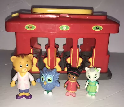 Daniel Tiger's Neighborhood Deluxe Electronic Trolley W/4 Figures Moves Sound • $12.99