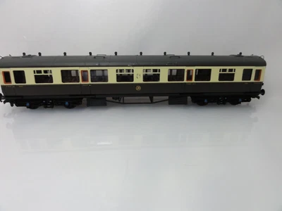 Bachmann 34-126. GWR Collett Composite Corridor Shirtbutton Coach. Glue Residue. • £22.50