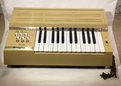 Vintage Magnus Electric Chord Organ Model 399 • $79