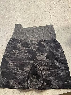 £6 • Buy Camo Shorts Small Womens