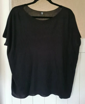 $15 • Buy Uniqlo Womens Relaxed T-shirt Top Size S