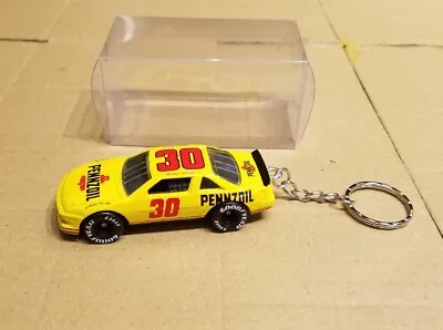 Diecast Model 1/64 Nascar Pontiac #30 Michael Waltrip/Pennzoil Car Keyring  • £6.75