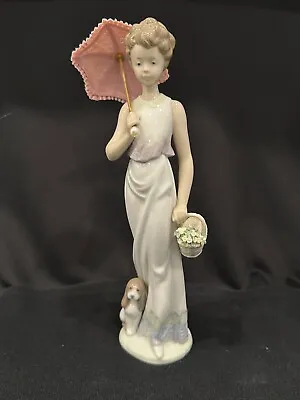 Lladro 7617 Garden Classic Lady With Parasol Porcelain Figurine W/Original Box • $100