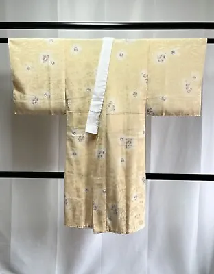 Vintage Japanese Juban Kimono - Women's NagaJuban Silk Kimono Robe • $48
