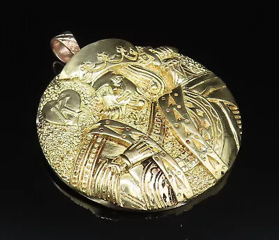 18K GOLD - Vintage Large Heavy King Of Hearts Medal Pendant - GP440 • $3991.10