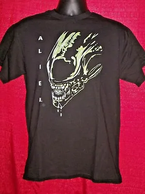Alien  Face  Mens Adult Medium Unisex T-Shirt - New • $22.06