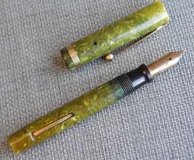 Vintage Sheaffer Fountain Pen Green Marble White Dot Very Good Condition #2405 • $37.99