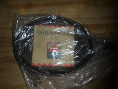 $17.99 • Buy Mexican Fiesta Cast Iron Fajita Pan Oval Wicker Basket Recipe Book